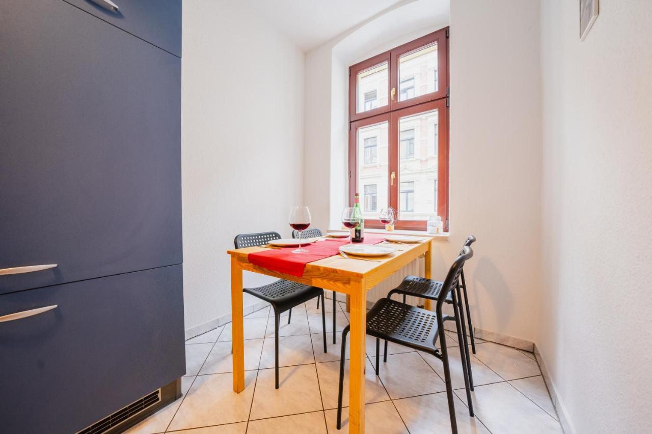 Blue Chili 08 - Magdeburg 2-Zimmer Altbau, Wi-Fi, 5 Pax Exterior photo